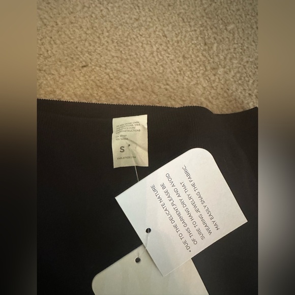 NWT Fabletics leggings size small - Picture 5 of 7